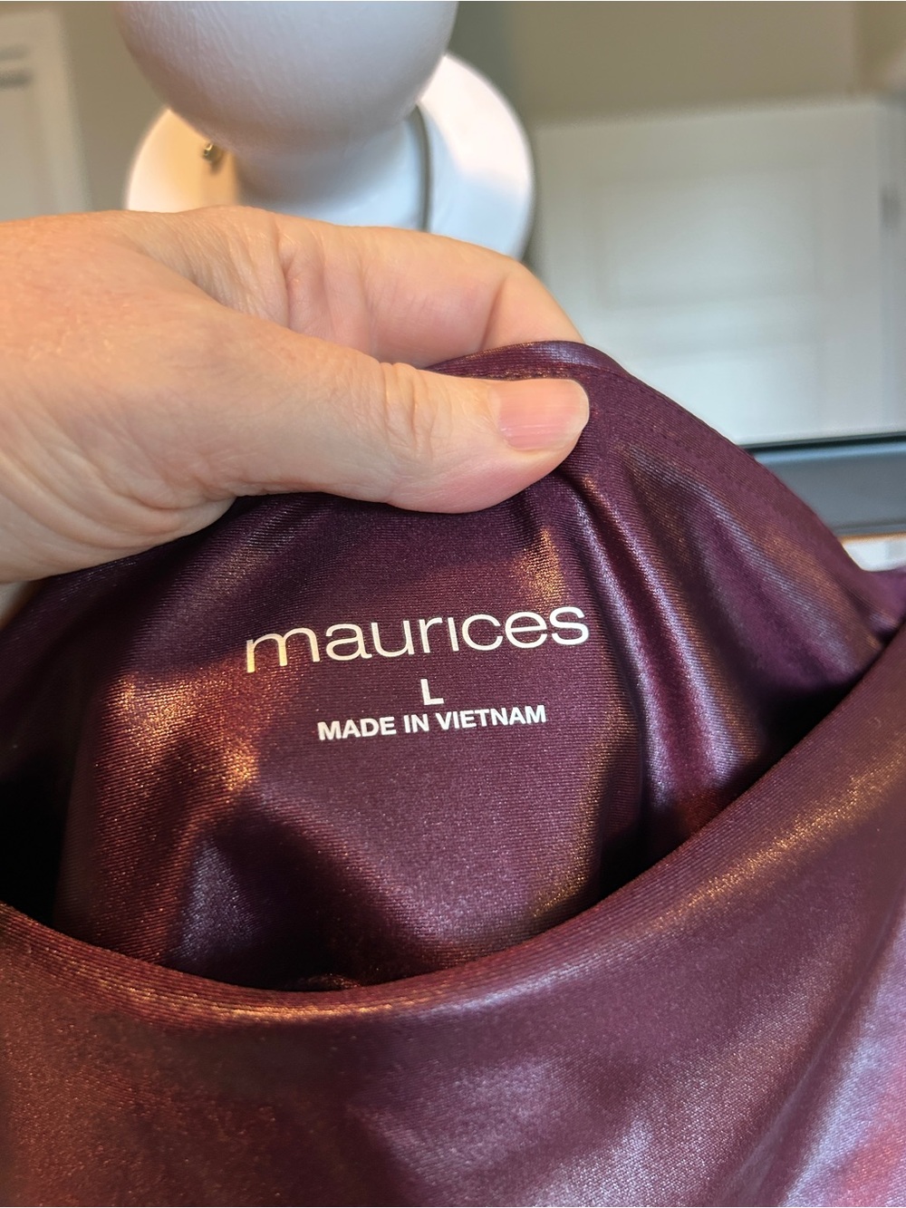 Maurices Faux Leather Shiny Burgundy Maroon Oxblood Leggings Size Large - Picture 4 of 7